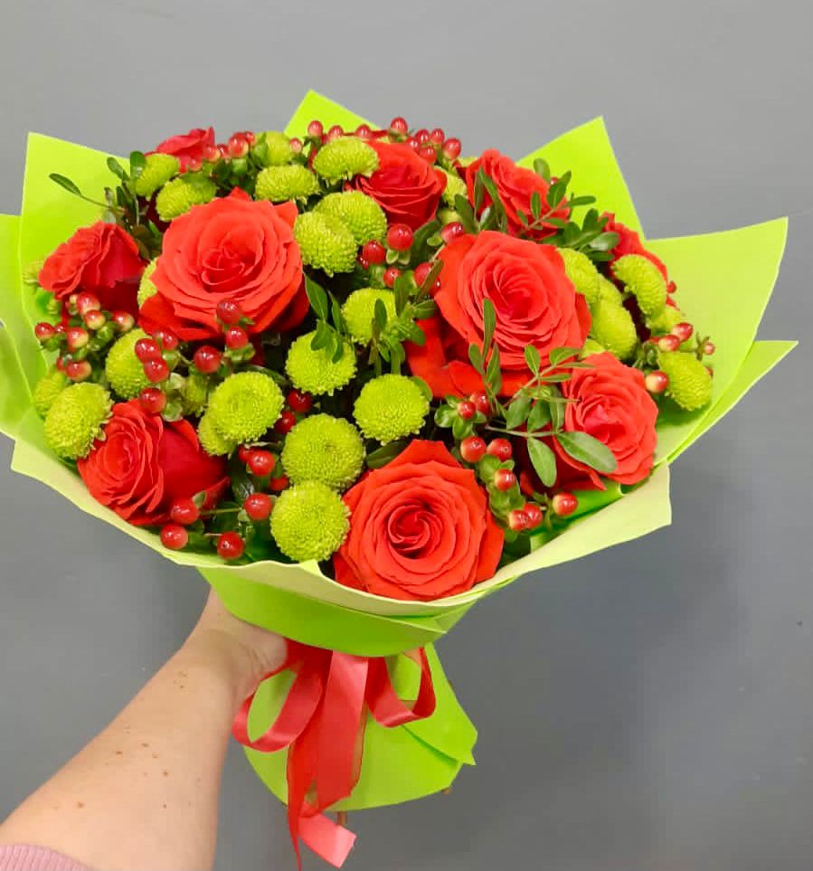 Букет цветов из: Хризантемы и Розы в Объячево