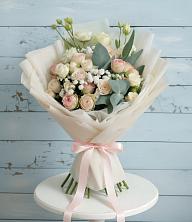 Букет цветов из:  Розы и Лизиантусы в Объячево