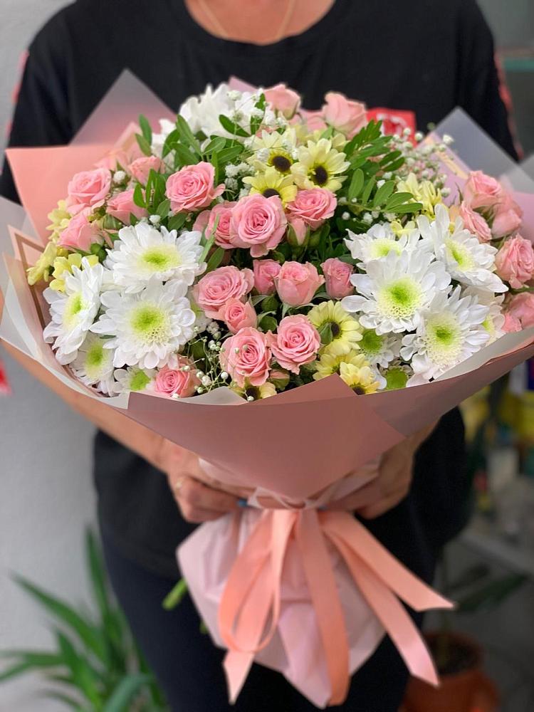 Букет цветов из: Розы и Хризантемы в Объячево