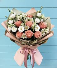 Букет цветов из:  Розы, Альстромерии и Лизиантусы в Объячево