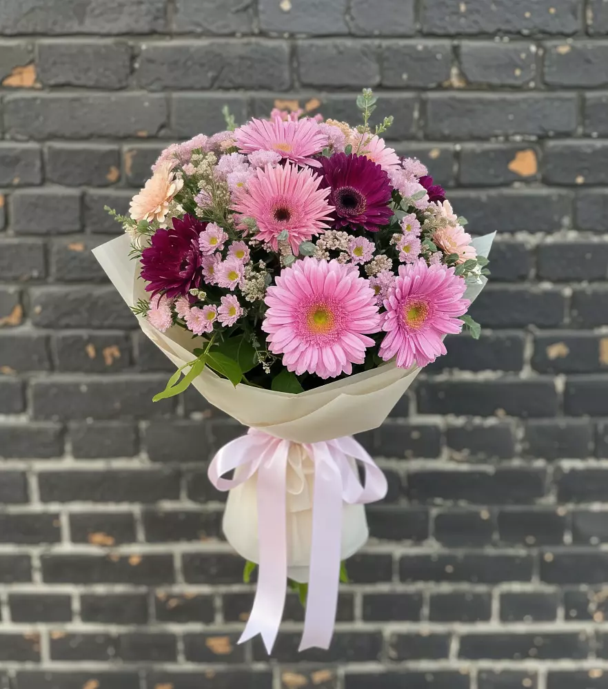 Букет цветов из: Герберы и Хризантемы в Объячево