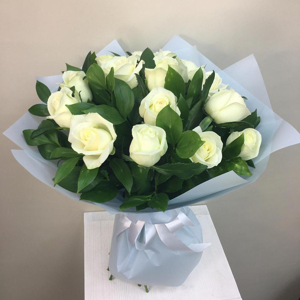 Букет 15 Белых роз Проуд в Объячево