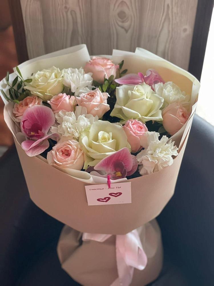 Букет цветов из: Орхидеи, Розы и Гвоздики в Объячево