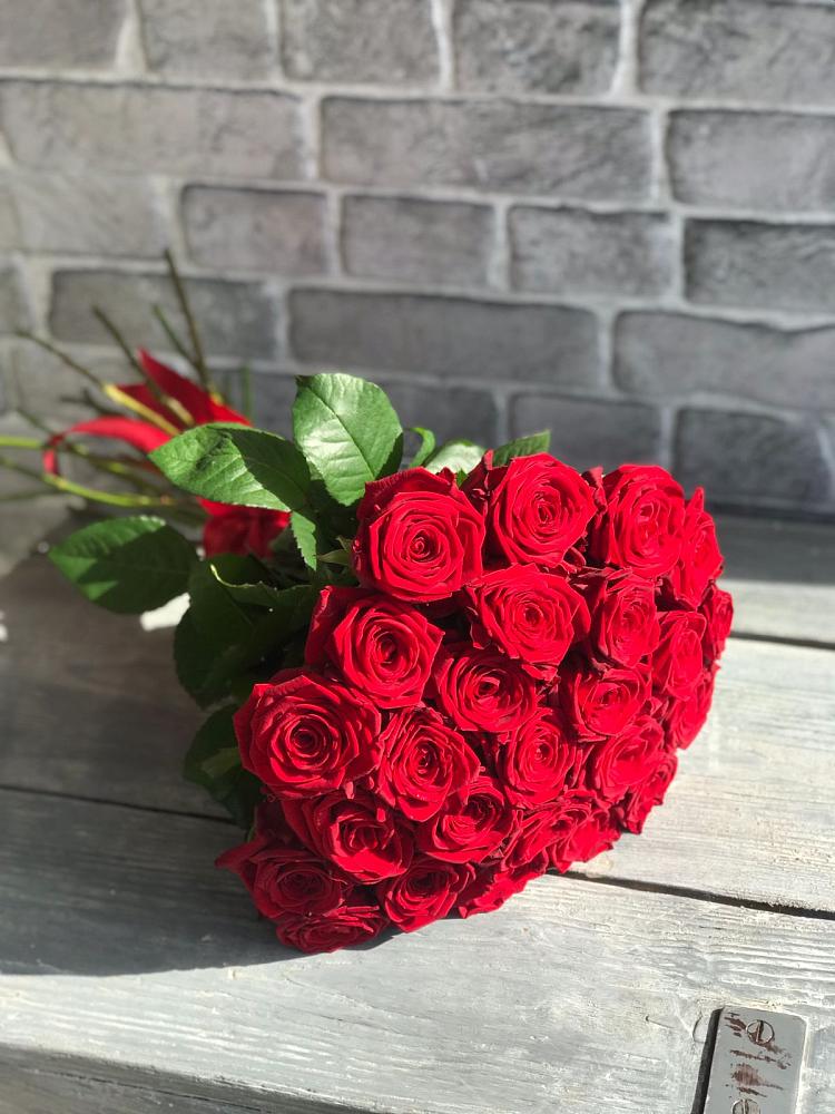Букет Красные розы Фридом в Объячево