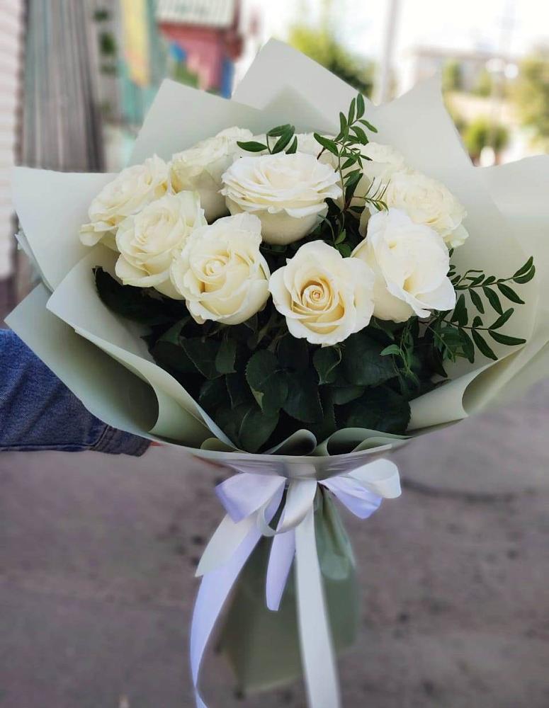 Букет Белые розы Проуд в Объячево
