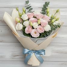 Букет цветов из:  Лизиантусы в Объячево
