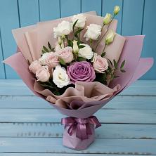 Букет цветов из:  Розы и Лизиантусы в Объячево
