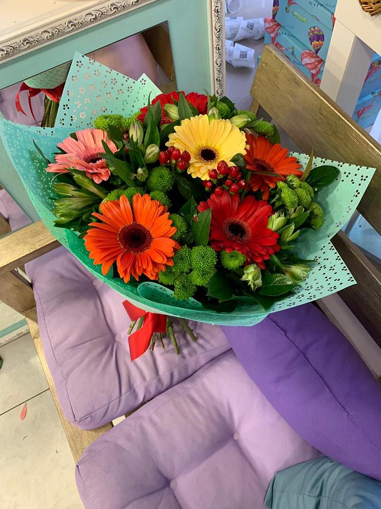 Букет цветов из: Герберы, Хризантемы и Альстромерии в Объячево