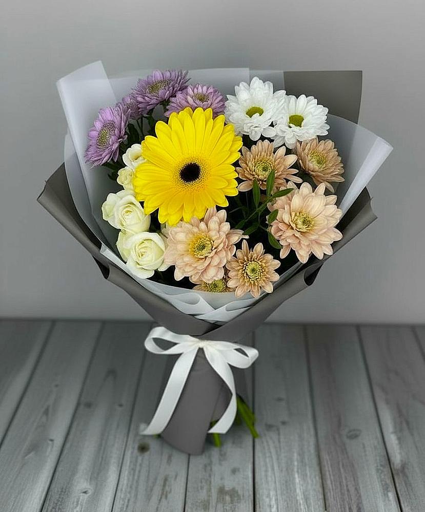 Букет цветов из: Розы, Герберы и Хризантемы в Объячево