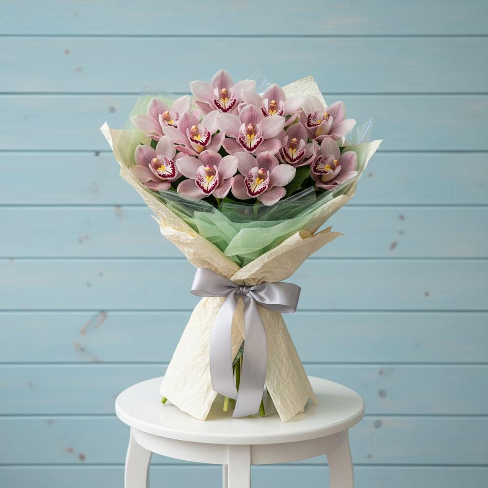 Букет цветов из: Орхидеи и Розы в Объячево