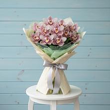 Букет цветов из:  Орхидеи и Розы в Объячево