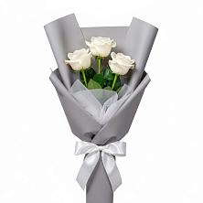 Букет 3 белые розы в Объячево