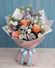 Букет цветов из:  Лизиантусы, Розы, Альстромерии и Гипсофила в Объячево