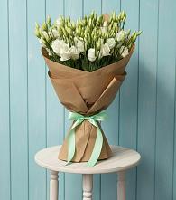 Букет цветов из:  Лизиантусы в Объячево