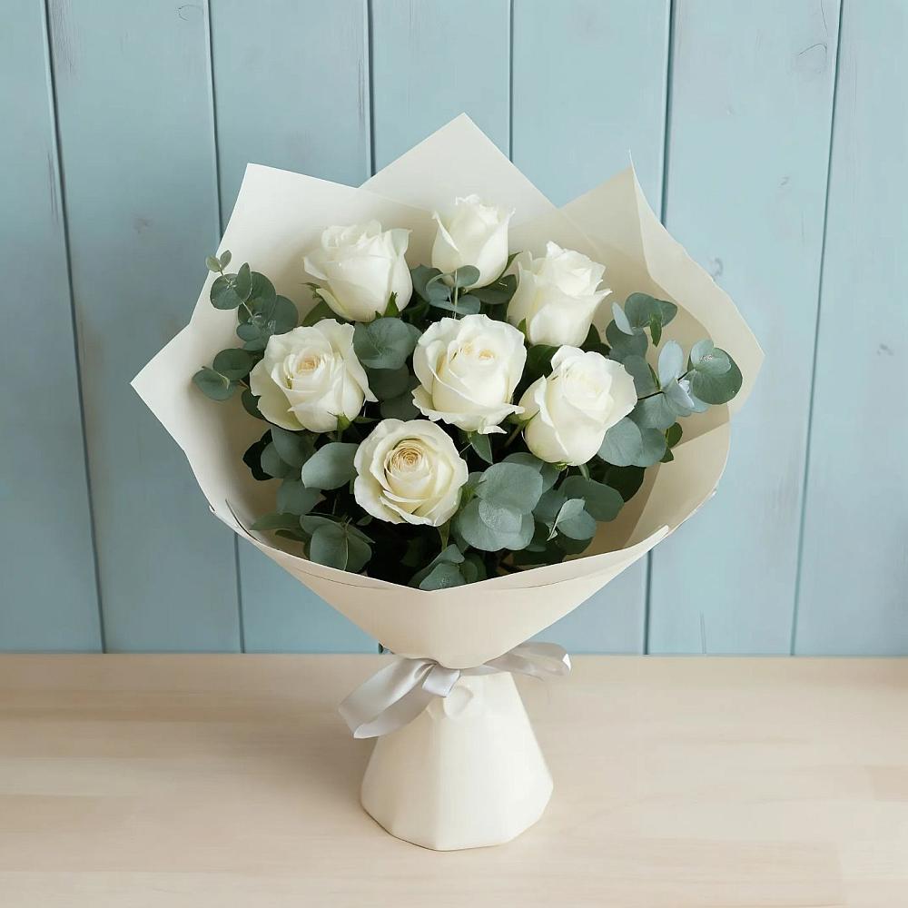 Букет Белые розы в Эвкалипте в Объячево