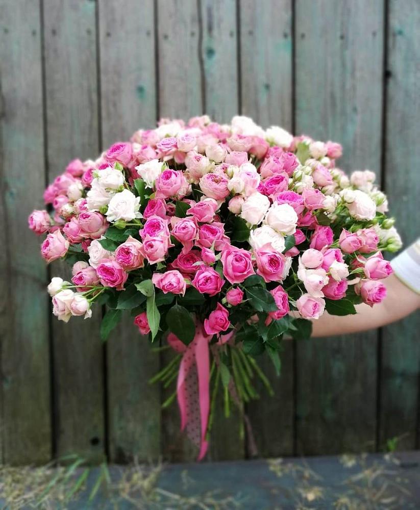 Букет Розовые кустовые розы Натали и Лав Лидия в Объячево