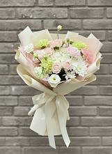 Букет цветов из:  Гвоздики, Розы, Лизиантусы и Хризантемы #REPLACE_PRED# Объячево