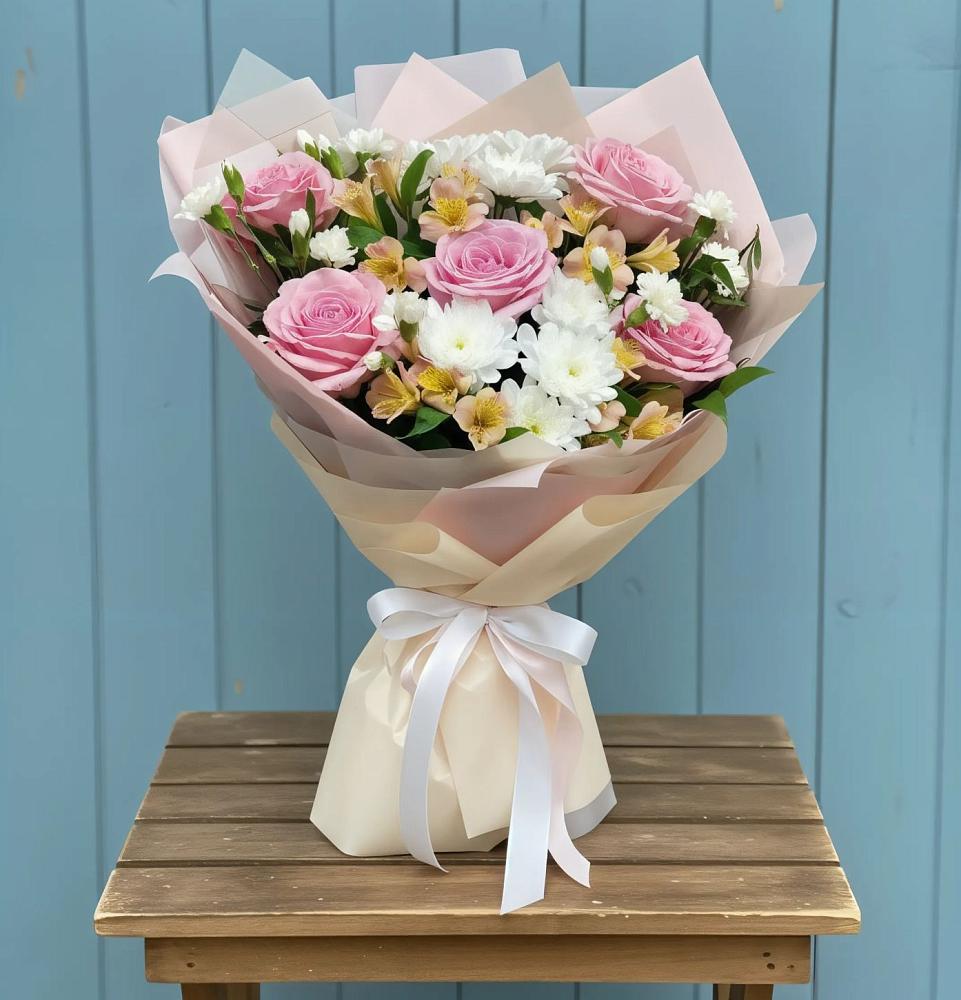 Букет цветов из: Гвоздики, Орхидеи и Розы в Объячево