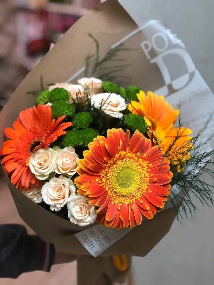 Букет цветов из: Герберы, Хризантемы и Розы в Объячево
