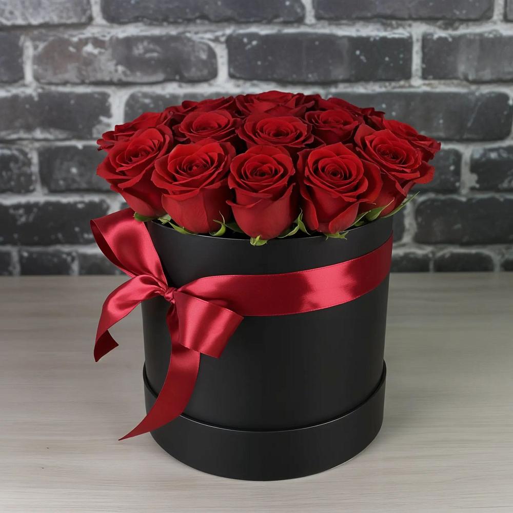 Цветочная композиция из Розы в шляпной коробке в Объячево