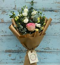 Букет цветов из:  Розы и Лизиантусы в Объячево