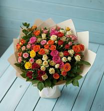 Букет Микс из разноцветных кустовых роз в Объячево