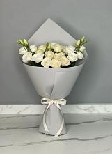 Букет цветов из:  Розы и Лизиантусы в Объячево